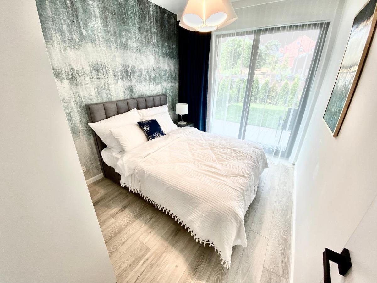Ferienwohnung Przy Plazy - Z Prywatnym Ogrodkiem Rezydencja Niechorze Exterior foto