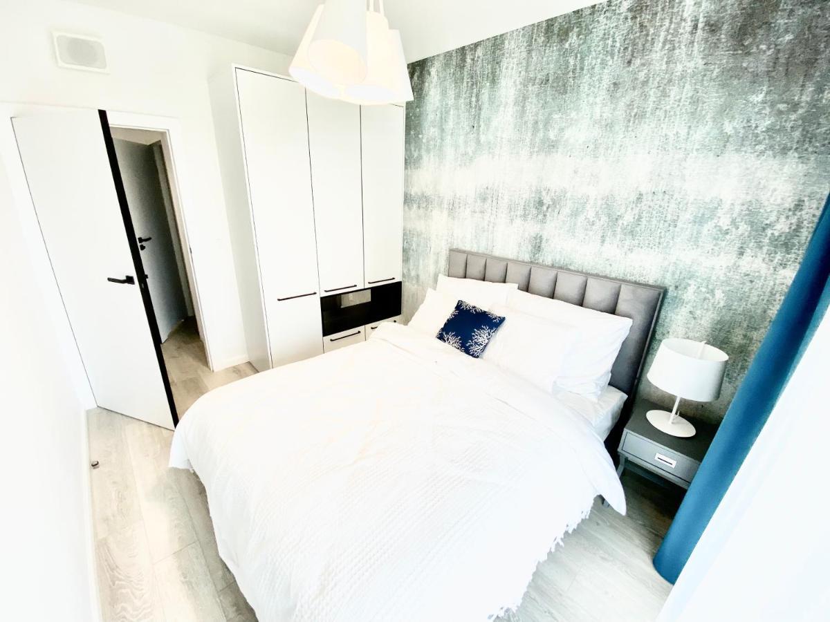 Ferienwohnung Przy Plazy - Z Prywatnym Ogrodkiem Rezydencja Niechorze Exterior foto