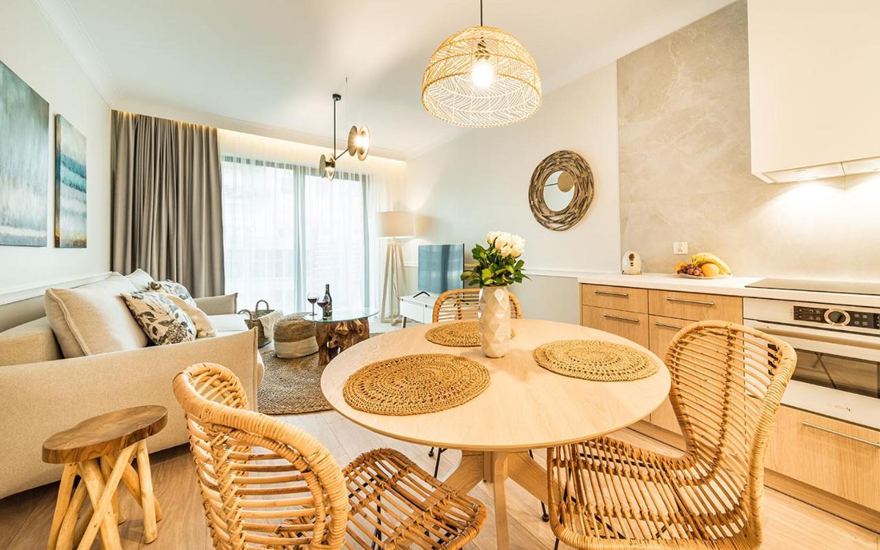 Ferienwohnung Przy Plazy - Z Prywatnym Ogrodkiem Rezydencja Niechorze Exterior foto